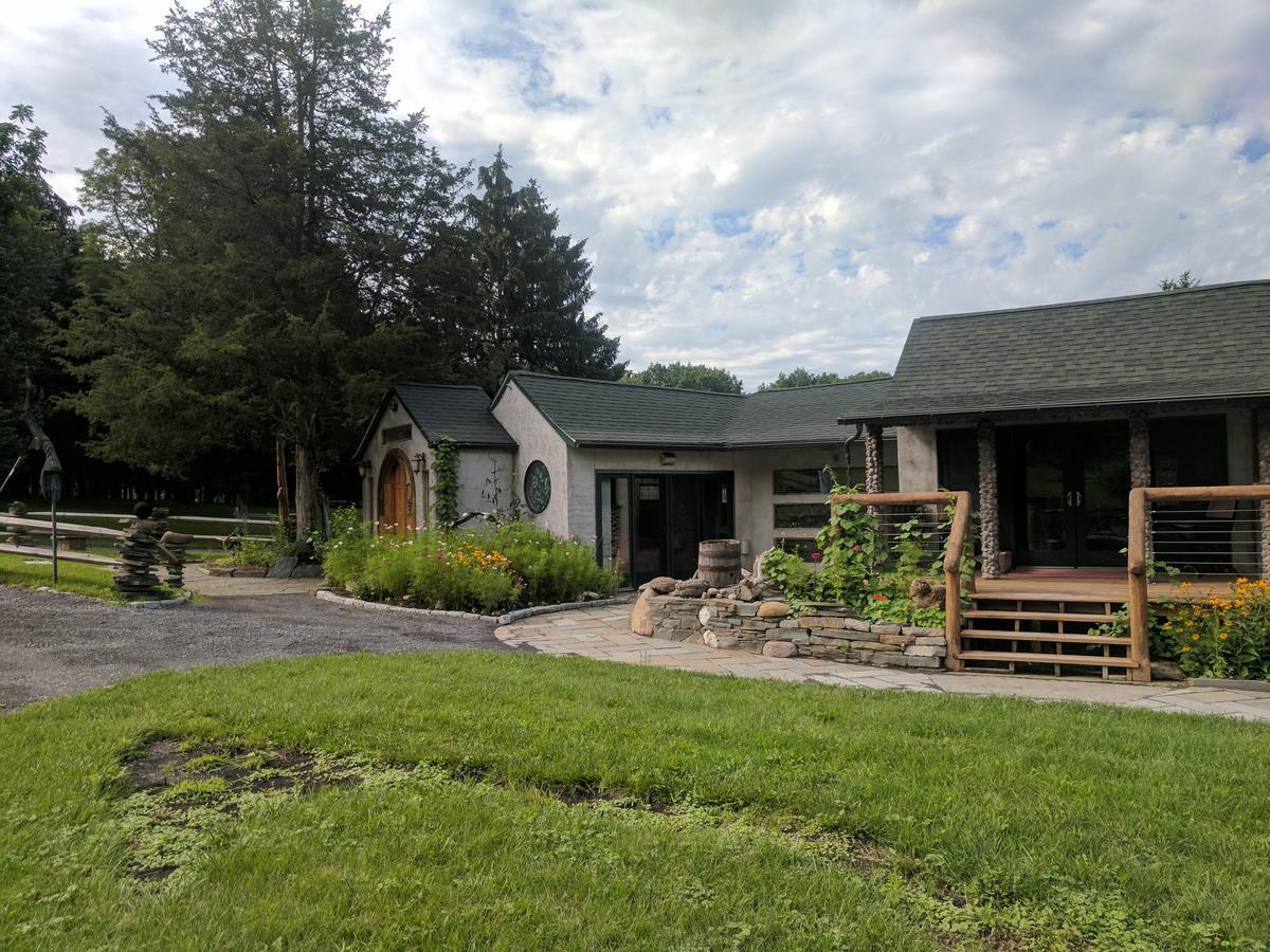 New Park Retreat Hotel Ithaca Exterior photo
